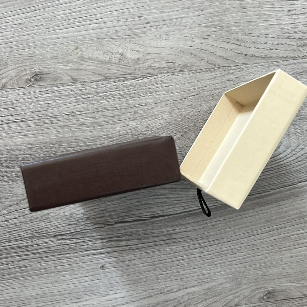 Authentic Louis Vuitton Slide In Gift Box - Picture 6 of 11
